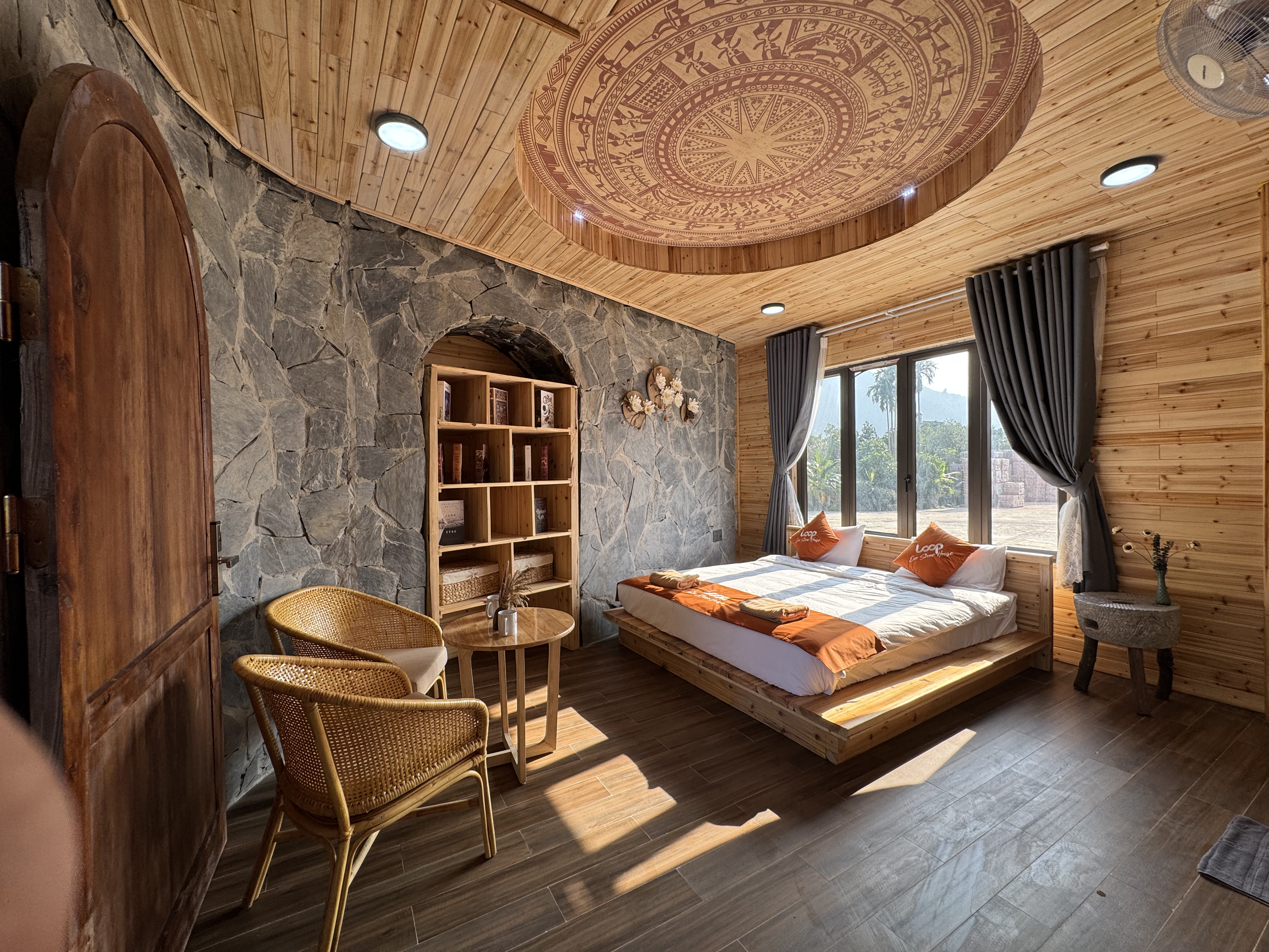 queen-double-loop-eco-stone-house-ha-giang.jpg