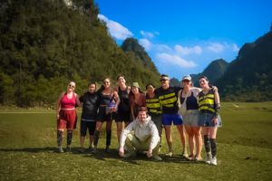 GROUP OF TRAVELERS IN CAO BANG 2