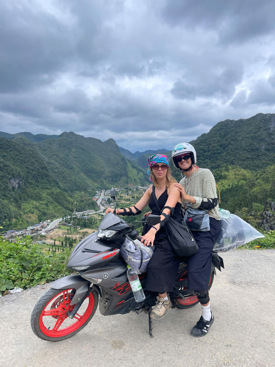 Happy solo female traveler Ha Giang Loop tour Happy-solo-female-traveler-Ha-Giang-Loop-tour