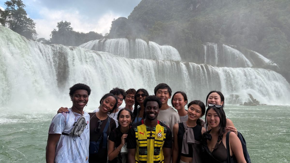 is cao bang loop worth visiting Is-Cao-Bang-Loop-worth-visiting-Ban-Gioc-Waterfall-bamboo -raft
