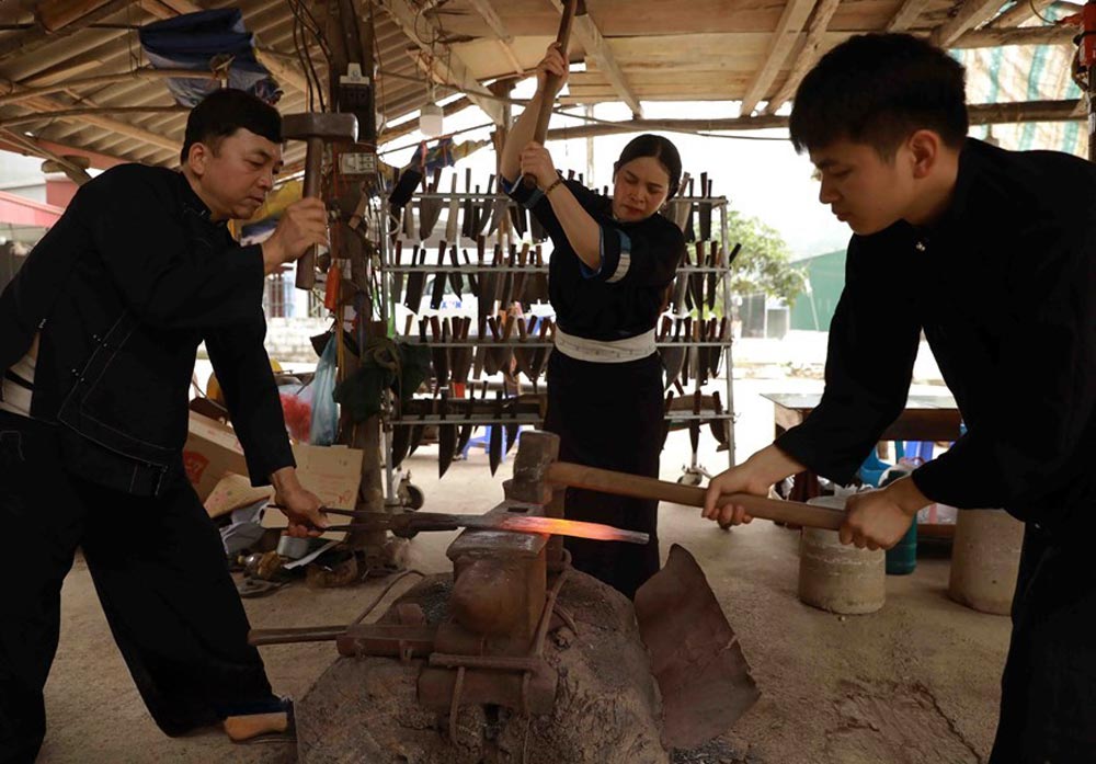 phuc-sen-forging-village-ava.jpg