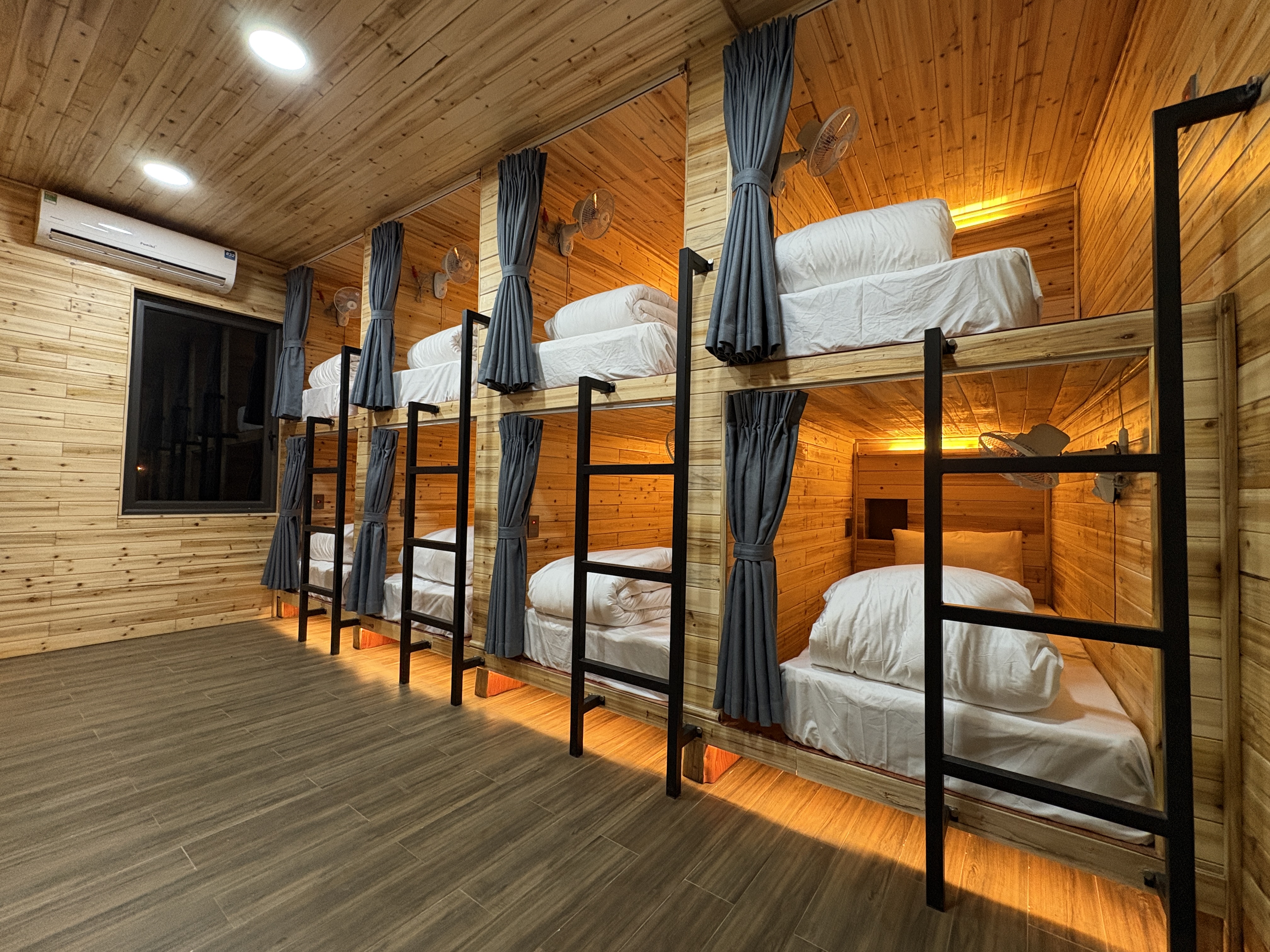 dorm-room-loop-eco-stone-house-ha-giang.JPG