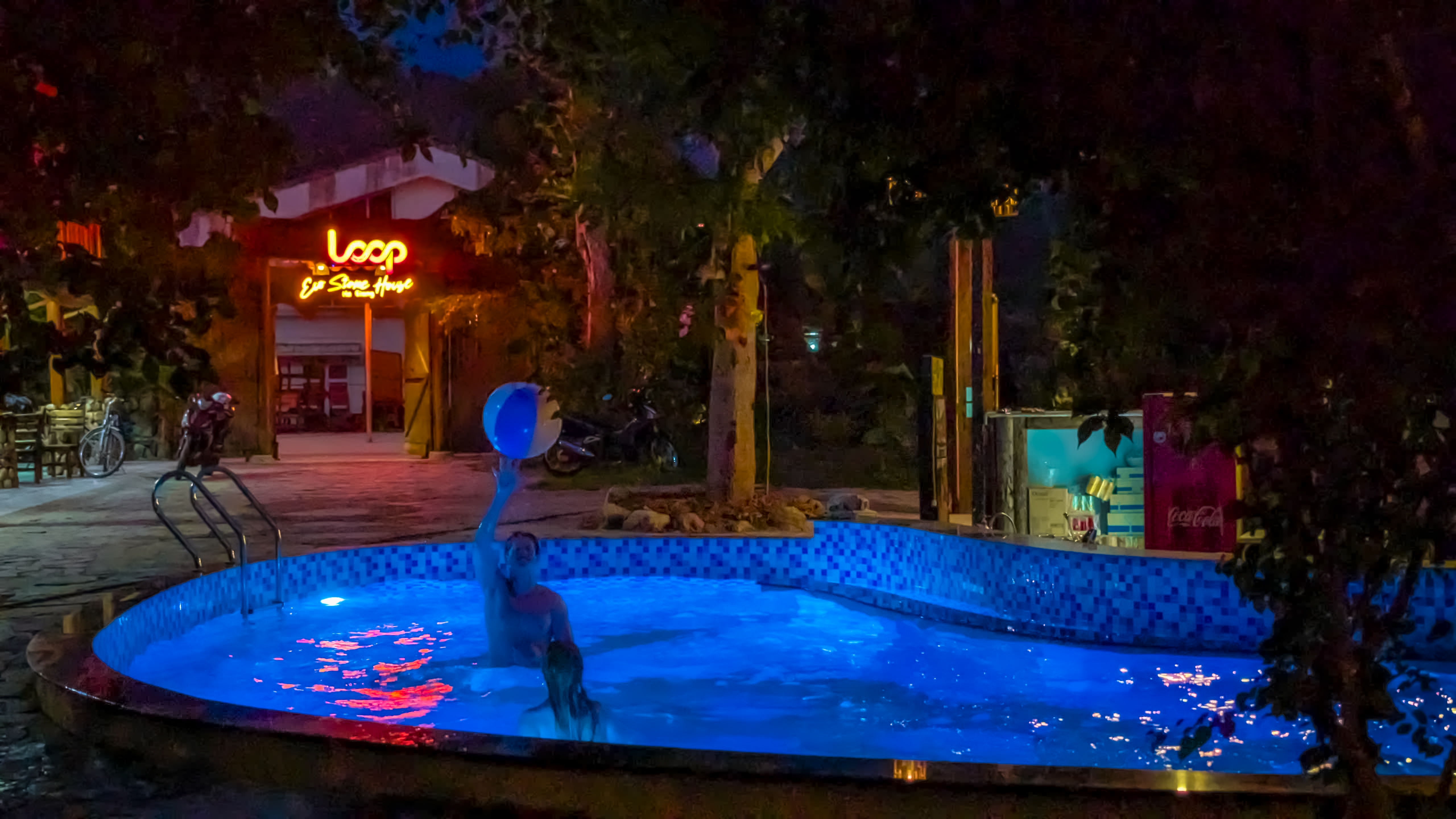 Pool 