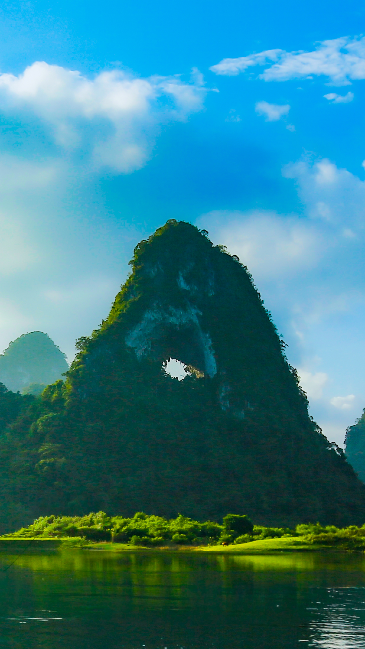 Nui Thung Valley.jpg
